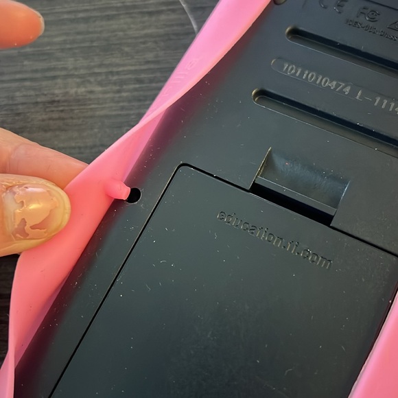 TEXAS INSTRUMENTS TI-84 Plus graphing calculator with pink silicon case - Picture 8 of 9